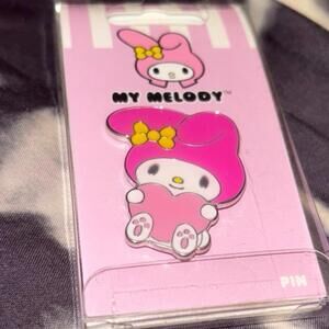 New Sanrio **HELLO KITTY FRIENDS ENAMEL PINS** My Melody Holding Heart
